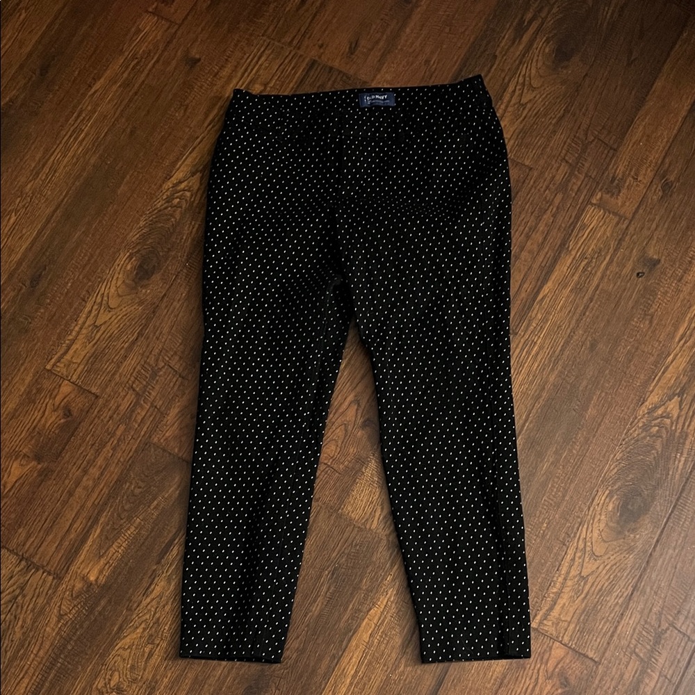 Old Navy Black and White Polka Dot Cropped Pants